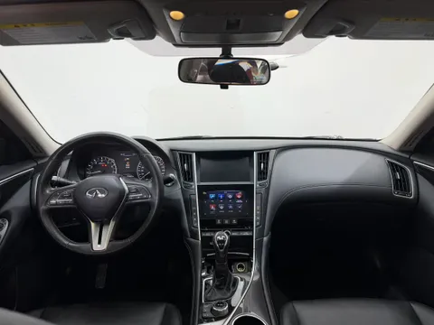 Infiniti Q50L
