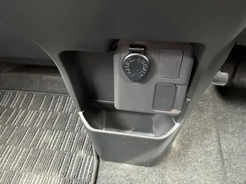 Toyota Pixis Mega