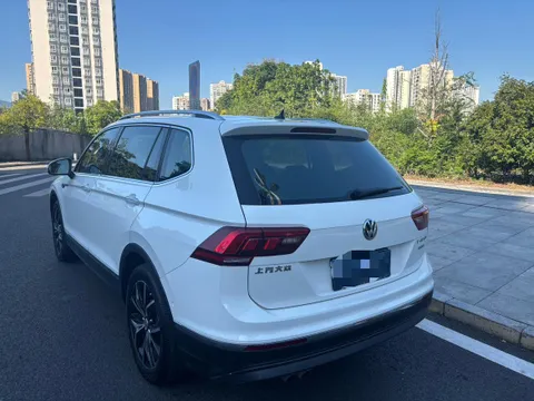 Volkswagen Tiguan L