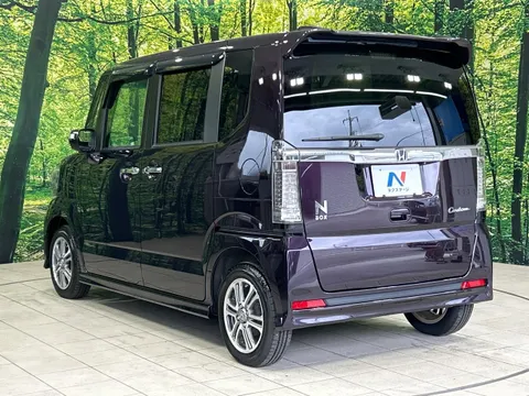 Honda N-BOX Custom