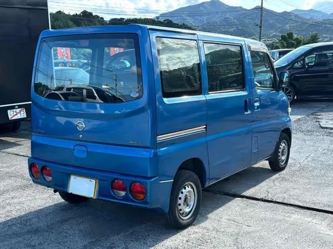 Nissan Clipper Van