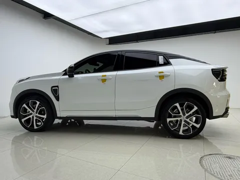 Lynk & Co 05