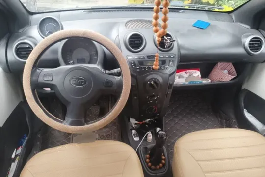 BYD F0