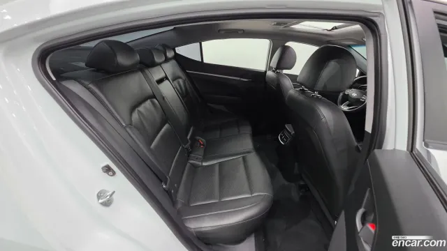 Hyundai Elantra (Avante)