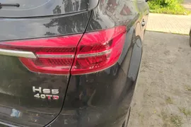 Hongqi HS5