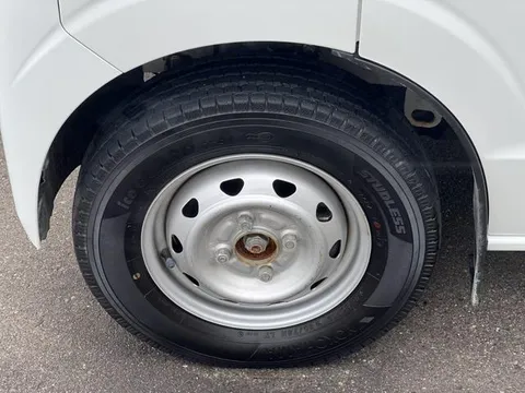 Nissan Clipper Van