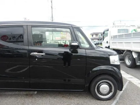Honda N-BOX Slash