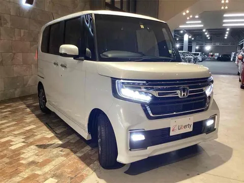 Honda N-BOX Custom