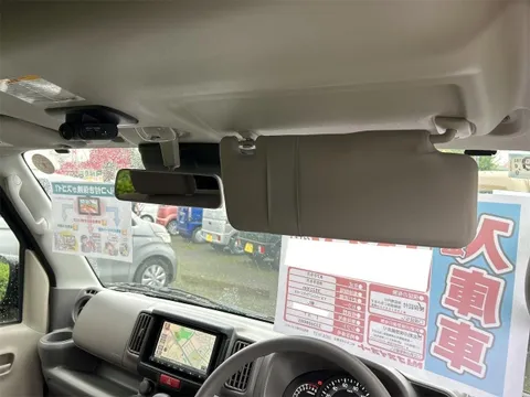 Nissan Clipper Van