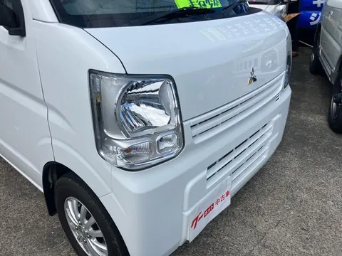 Mitsubishi Minicab Van