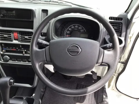 Nissan Clipper Truck
