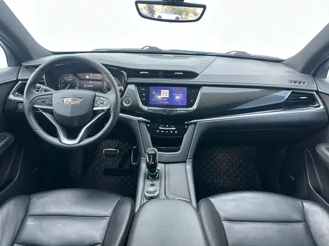Cadillac XT6