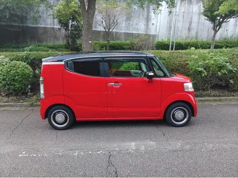 Honda N-BOX Slash