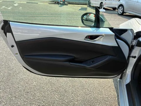 Mazda MX-5 (Roadster)