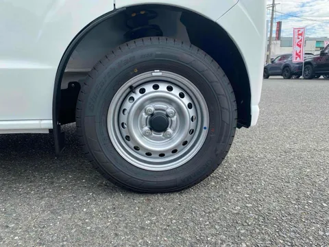 Nissan Clipper Van