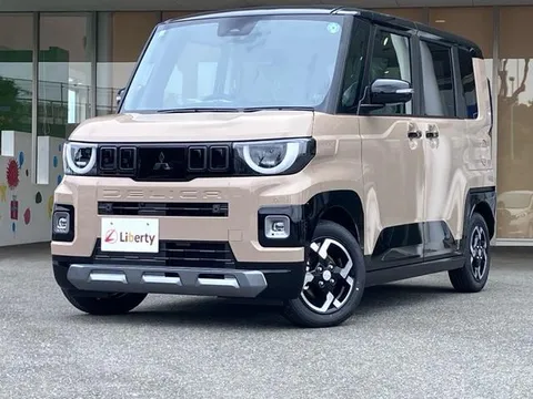 Mitsubishi Delica Mini