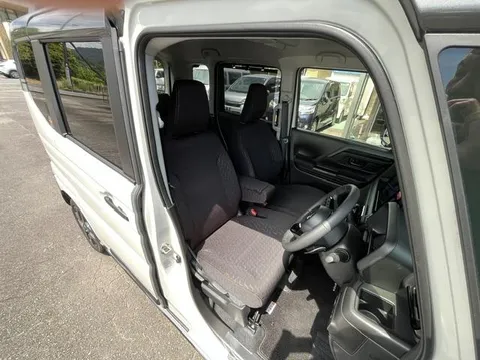 Suzuki Spacia Gear