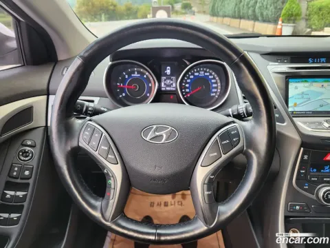 Hyundai Elantra (Avante)