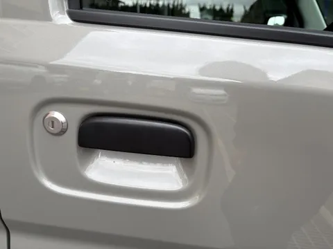 Nissan Clipper Van