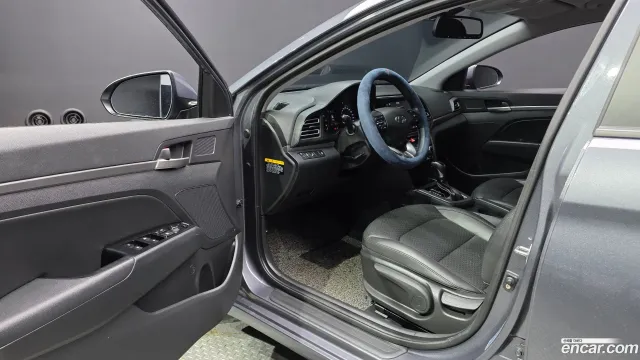 Hyundai Elantra (Avante)