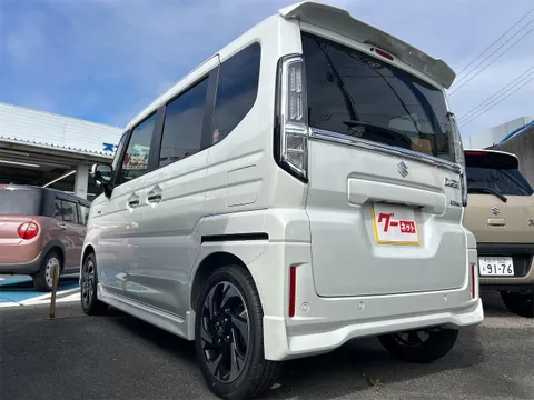Suzuki Spacia Custom