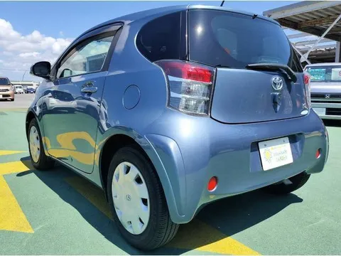 Toyota iQ
