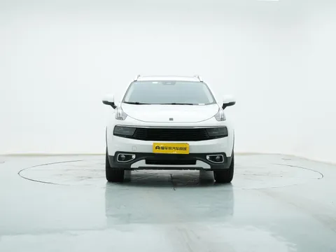 Lynk & Co 01