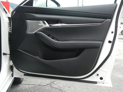 Mazda MAZDA3 Sedan