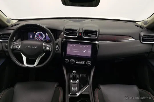 Lynk & Co 02