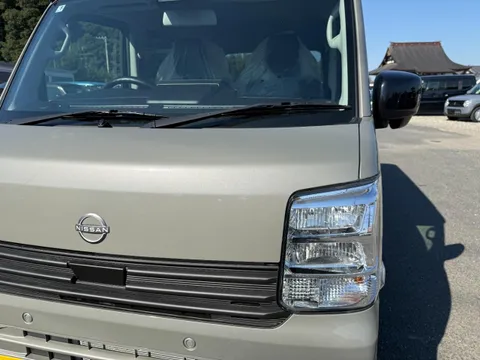Nissan Clipper Van