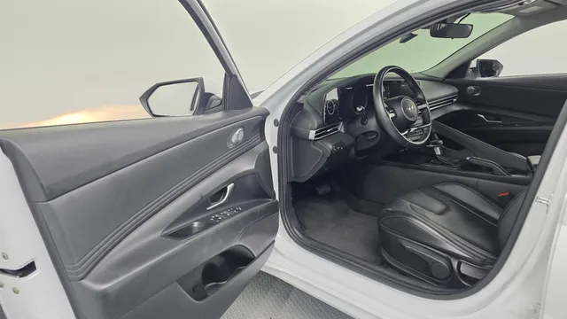 Hyundai Elantra (Avante)