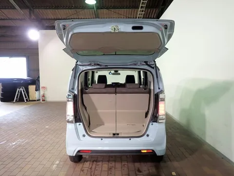 Honda N-BOX Slash