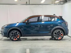 Lynk & Co Lynk & Co 06