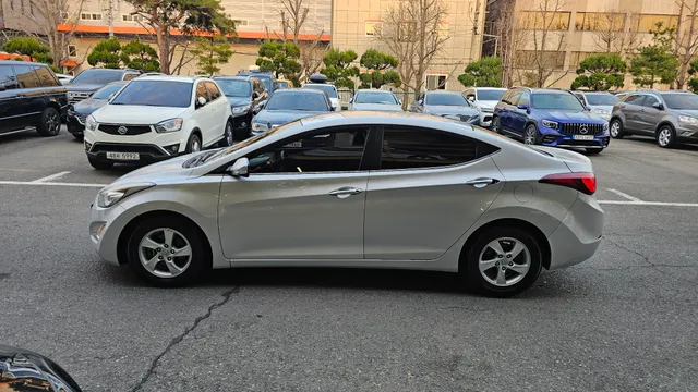 Hyundai Elantra (Avante)