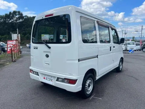 Toyota Pixis Van