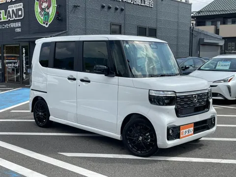 Honda N-BOX Custom
