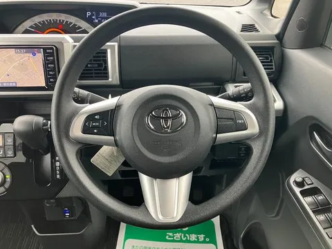 Toyota Pixis Mega