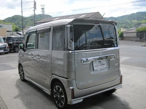 Suzuki Spacia Custom
