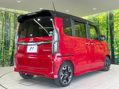 Honda N-BOX Custom