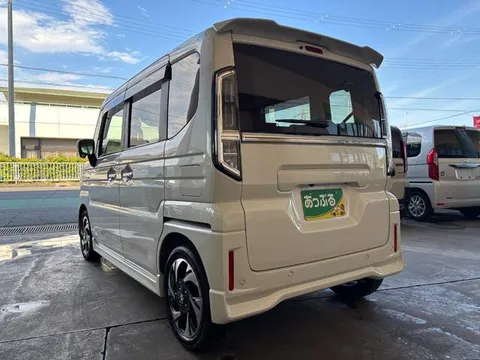 Suzuki Spacia Custom