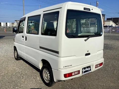 Mitsubishi Minicab Van