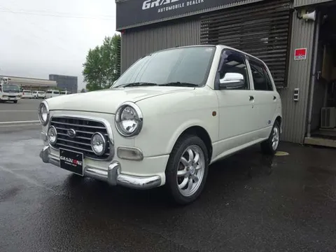 Daihatsu Mira Gino