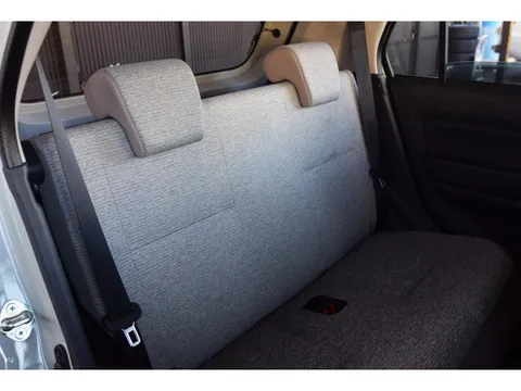 Daihatsu Mira Tocot