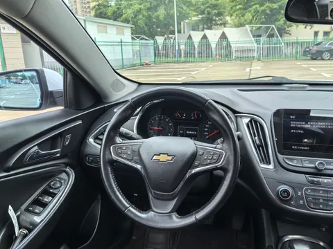 Chevrolet Malibu XL