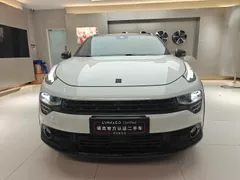 Lynk & Co Lynk & Co 02