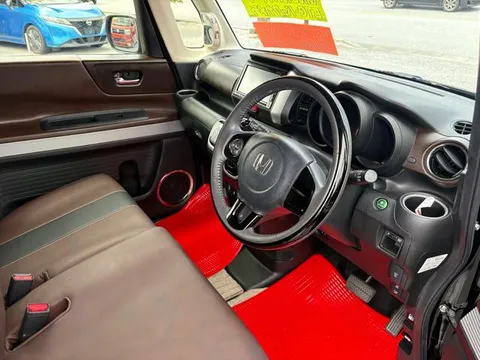 Honda N-BOX Slash