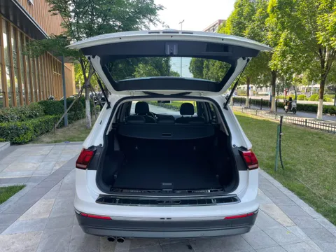 Volkswagen Tiguan L