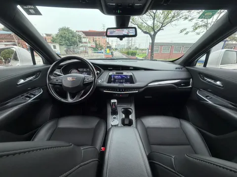 Cadillac XT4