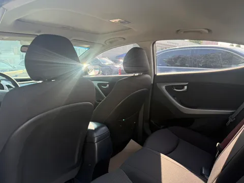 Hyundai Elantra (Avante)