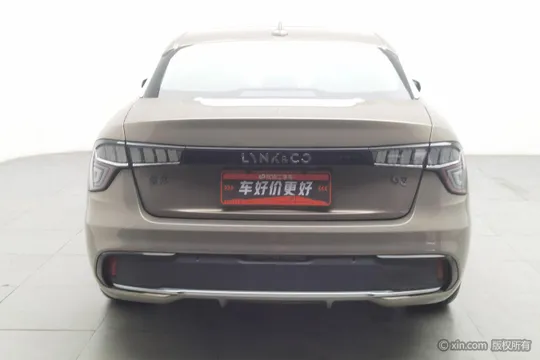 Lynk & Co 03